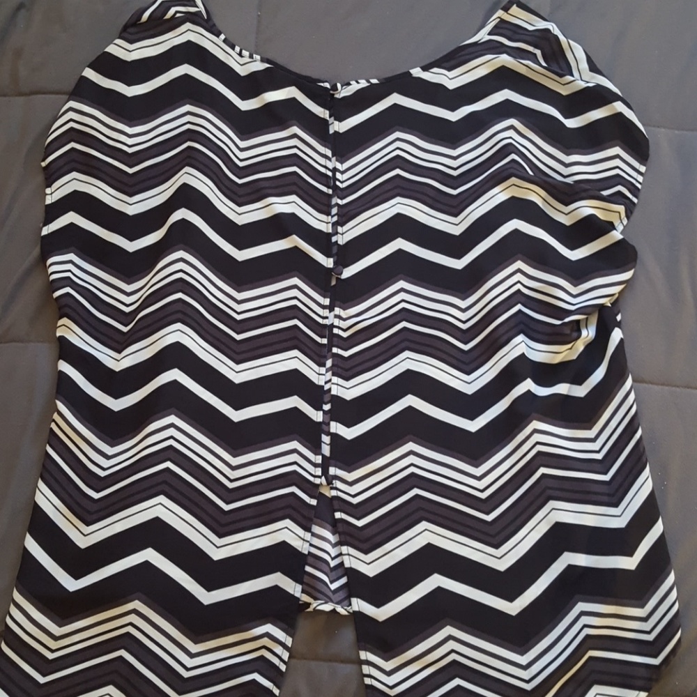Torrid chevron top - Picture 2 of 3